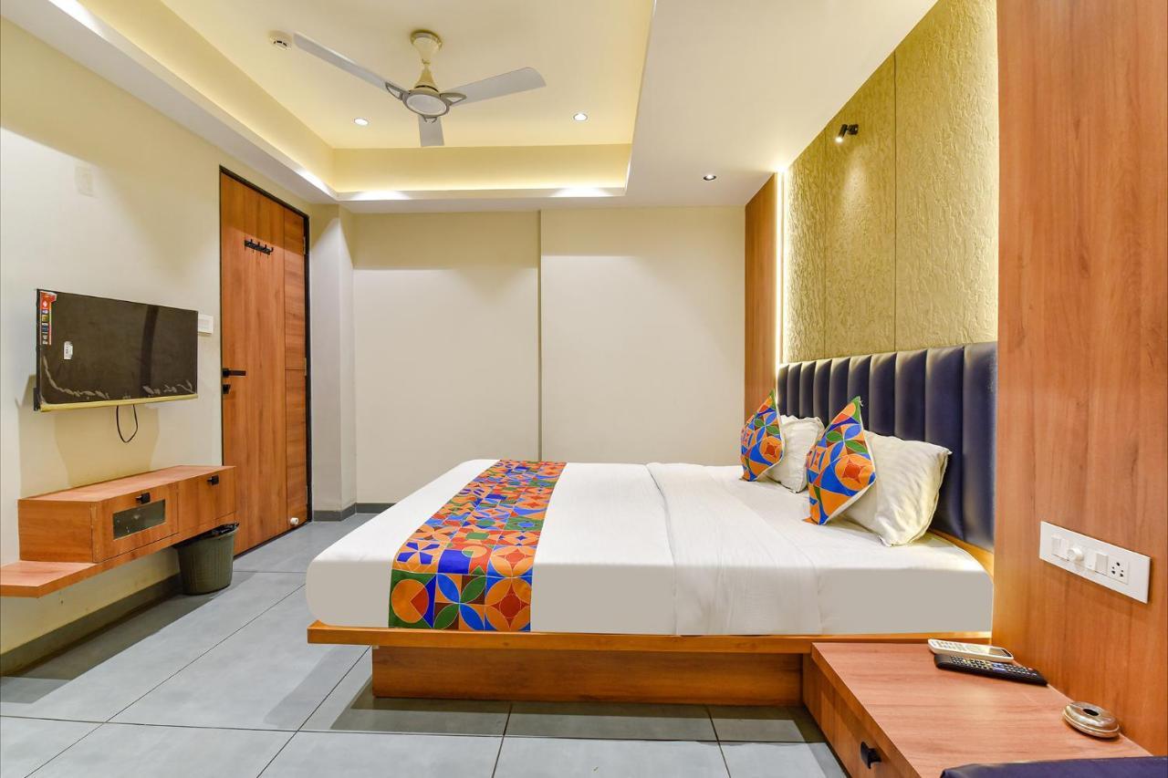 Fabhotel Udhna Inn, Near Udhna Junction Surat Zewnętrze zdjęcie