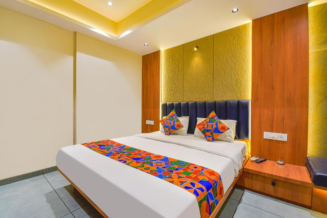 Fabhotel Udhna Inn, Near Udhna Junction Surat Zewnętrze zdjęcie